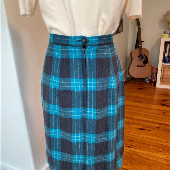 Vintage 1950s Plaid Wool Pencil Skirt - Picture 3 of 9